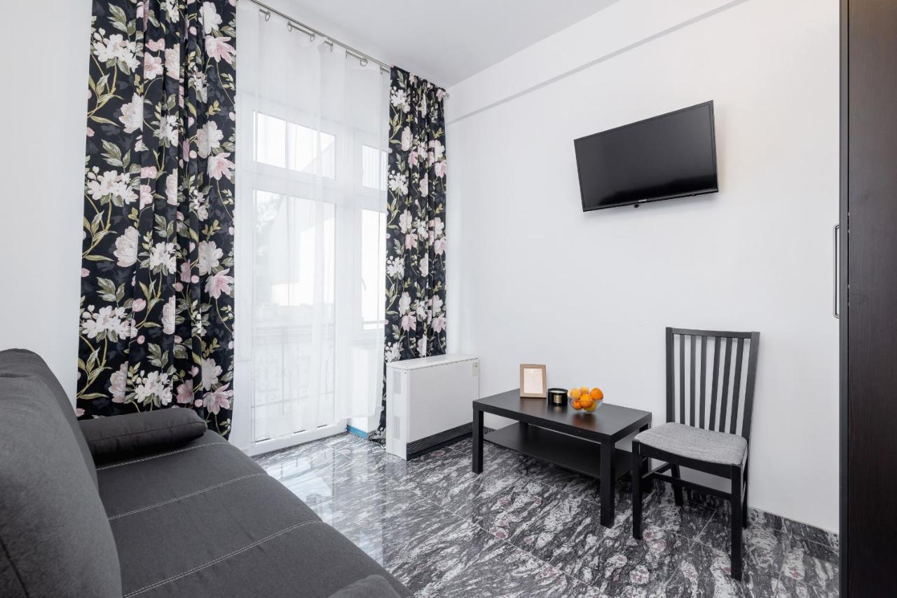 Apartments On Krupowki Street With Mountain View By Noclegi Renters Zakopane Exterior foto