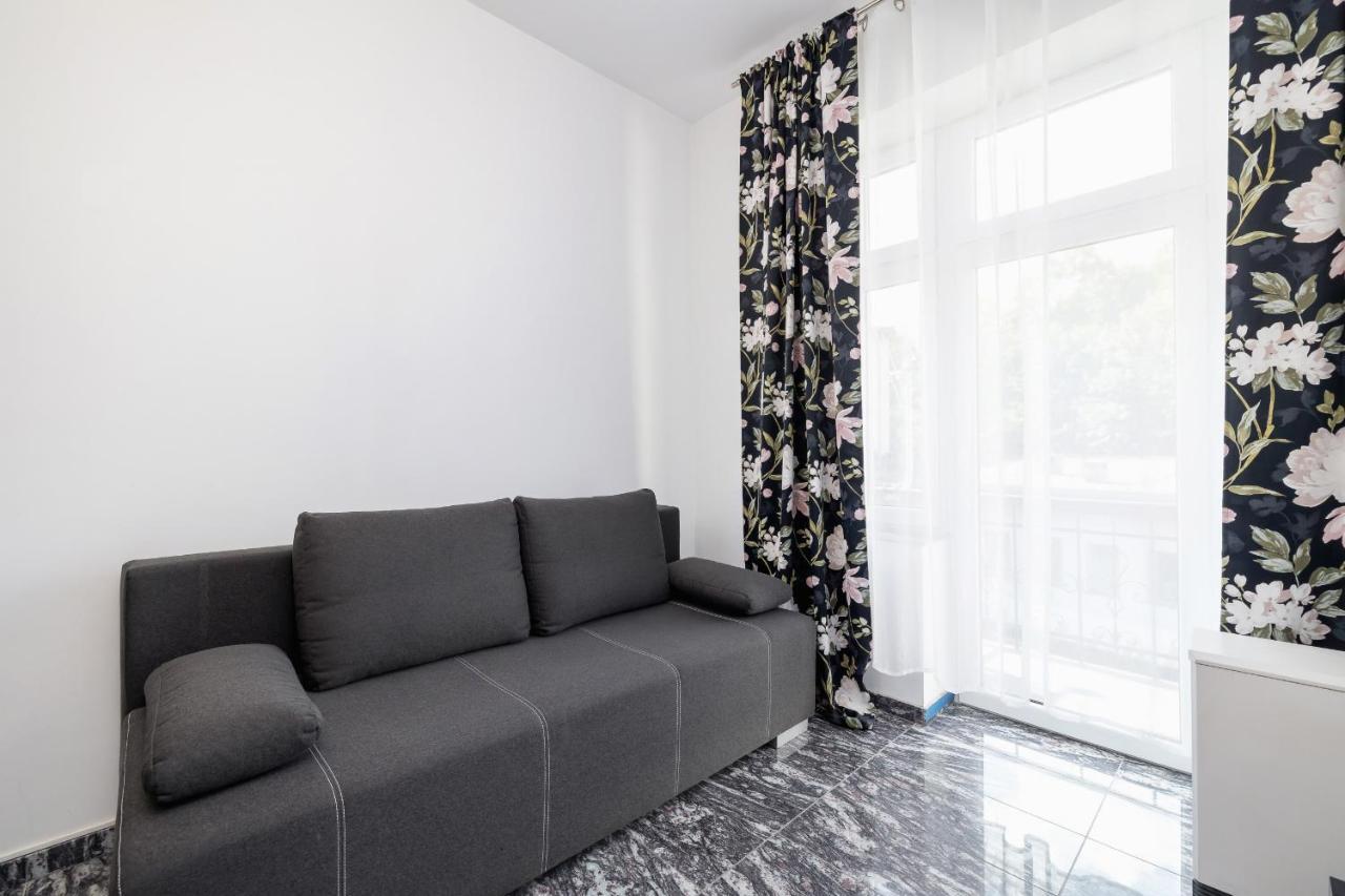 Apartments On Krupowki Street With Mountain View By Noclegi Renters Zakopane Exterior foto